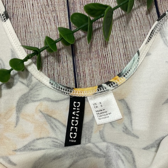 🌸 Clearance! 🌸 H&M White Floral Flare Mini Dress Size 6 - Picture 8 of 9